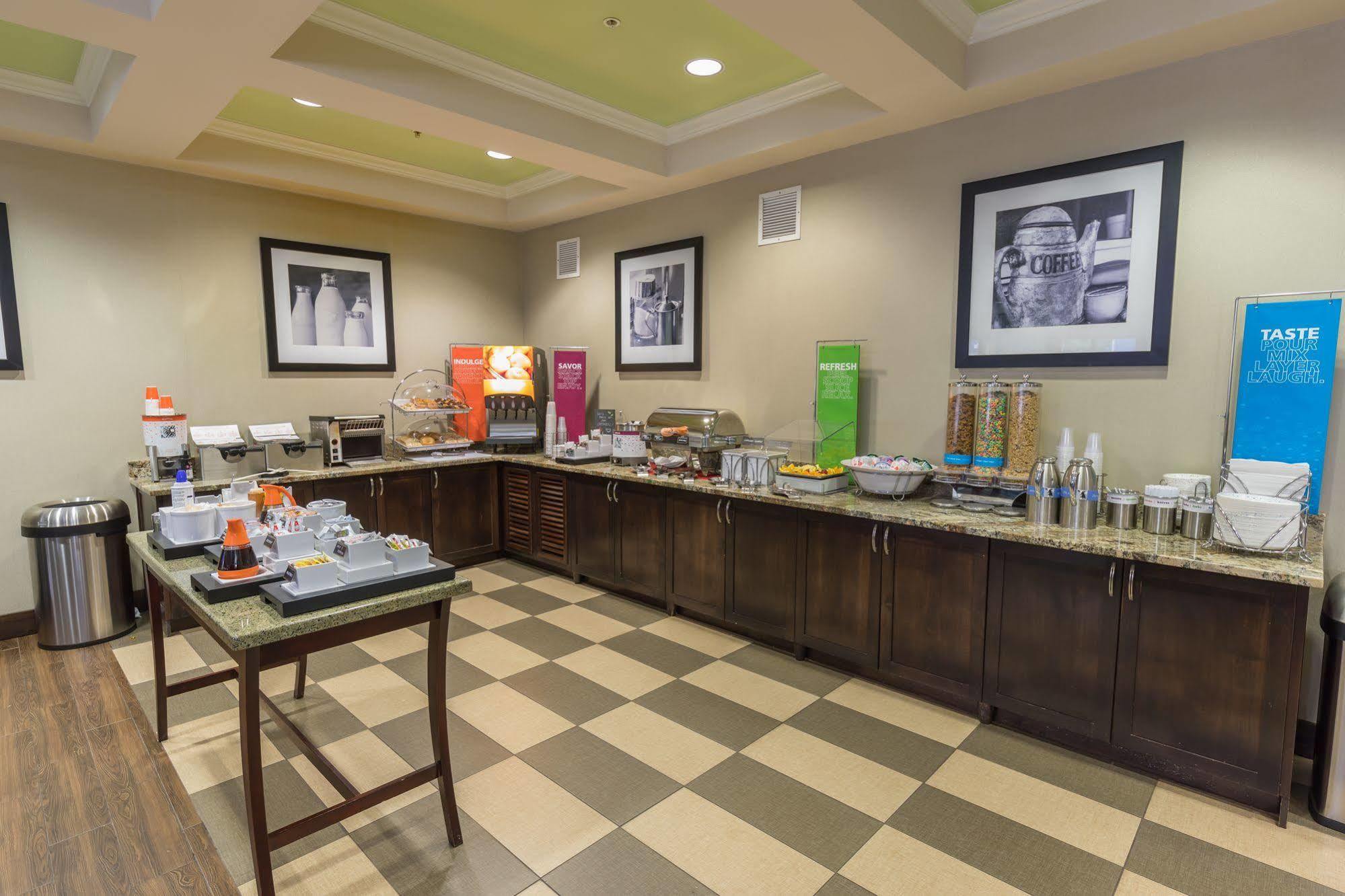Hampton Inn Eugene Dış mekan fotoğraf